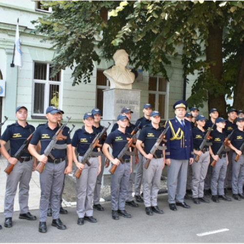 195 de elevi ai Școlii de Pregătire a Agenților Poliției de Frontieră &quot;Avram Iancu&quot; din Oradea depun jurământul militar