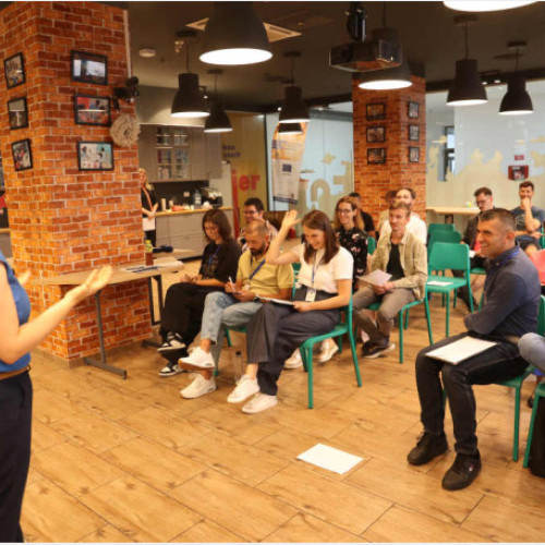 Clubul Toastmasters organizează o ședință specială cu ocazia Zilei Porților Deschise