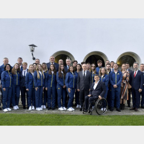 Ceremonie dedicată sportivilor de tir cu arcul la Palatul Elisabeta