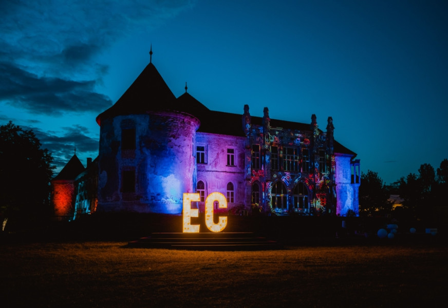 Începe Electric Castle: Numere de telefon, informații și detalii practice.
"Începe Electric Castle: Numere de telefon și detalii practice pentru o experiență fără griji.