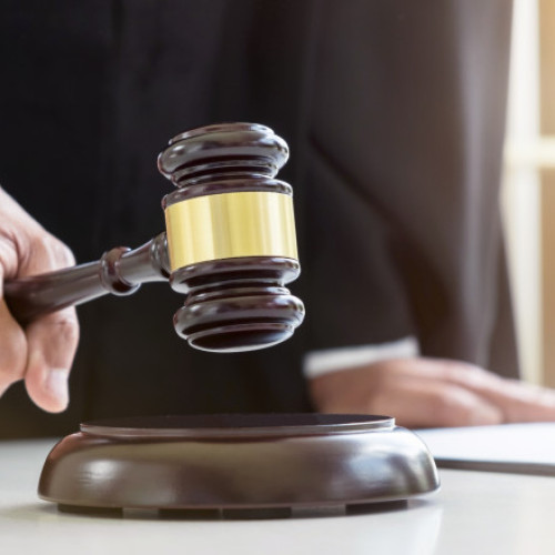 Comisia pentru muncă a Senatului amână raportul pe pensiile speciale ale magistraților