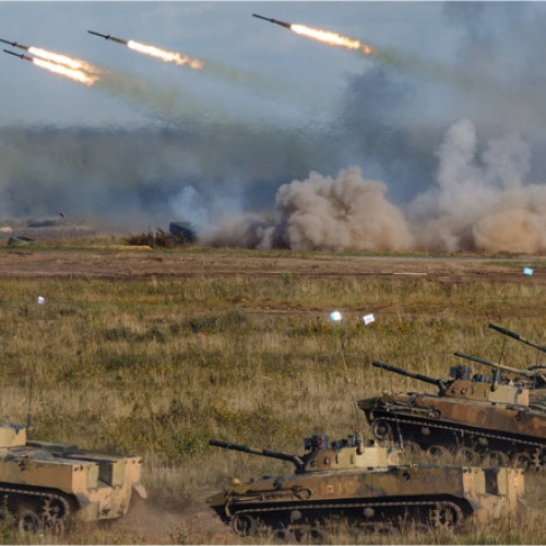 Rusia își întărește forțele militare la granița cu NATO
