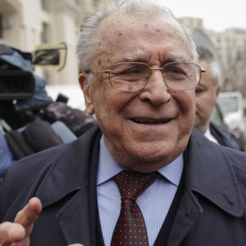 Ion Iliescu, în continuare internat în secția de terapie intensivă