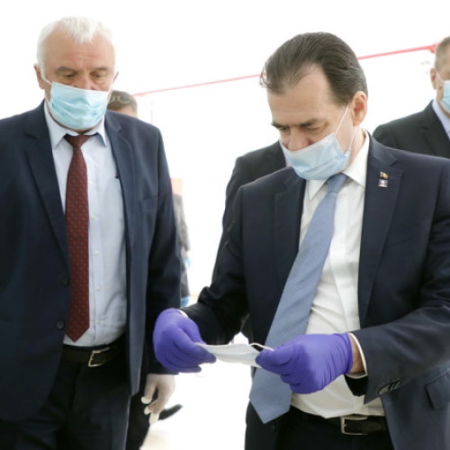 Linia de producție a măștilor sanitare de la Uzina de Produse Speciale din Dragomirești, județul Dâmbovița, este în prezent în conservare și considerată de conducerea fabricii o pierdere totală, notează digi24.ro. Aceasta a fost inaugurată în aprilie 2020 de fostul prim-ministru Ludovic Orban, în timpul pandemiei, pentru a răspunde nevoii naționale de echipamente de protecție.