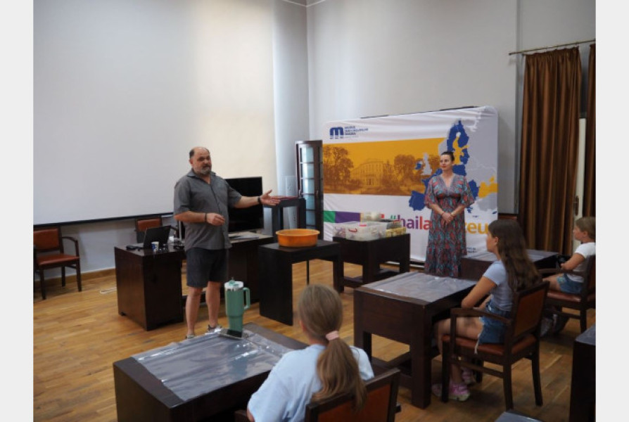 startul unui curs de restaurare la muzeul țării crișurilor în oradea