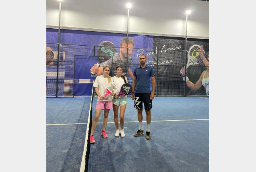Două junioare din Oradea vor participa la campionatul mondial de padel