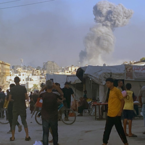Noi atacuri în Gaza, la scurt timp după ce Hamas a anunțat că vrea să discute o încetare a focului. Angajați umanitari ai SUA, răniți