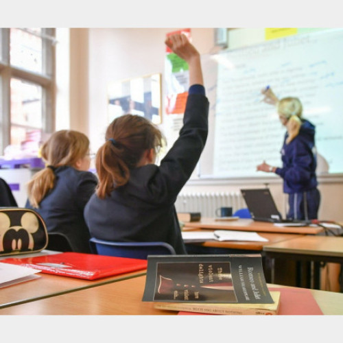 Ministrul Educației spune că va scădea valoarea pentru plata cu ora  - „Deficitul a crescut și din cauza educației”