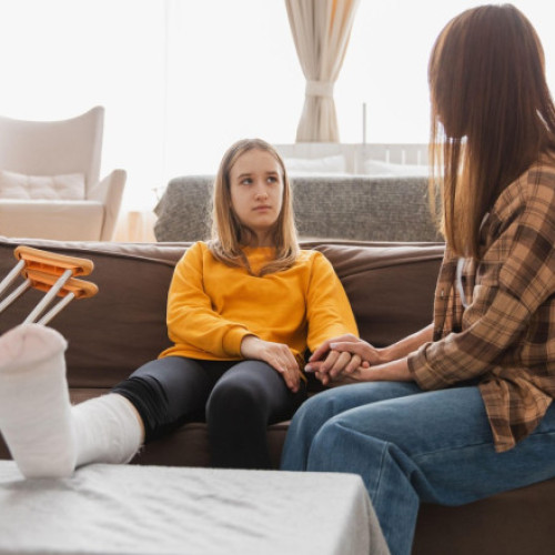 Motivele pentru care rețelele sociale pot îngreuna recuperarea după o accidentare și pot provoca noi complicații dureroase