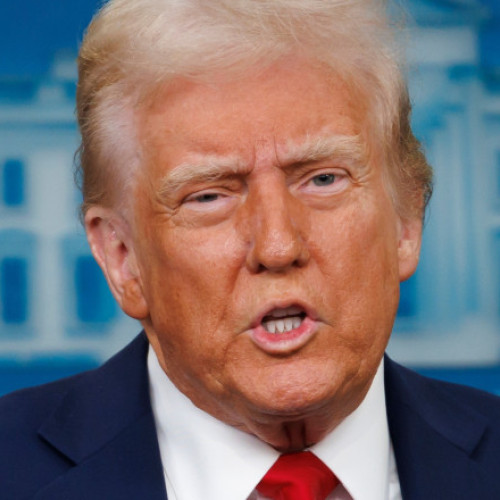 Donald Trump apare înfățișat ca Superman în pagina de Facebook a Casei Albe