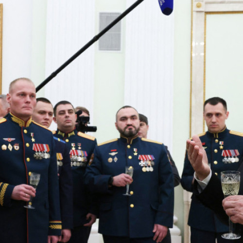 Vladimir Putin acordă titlul de Erou al Rusiei unui„măcelar” care și-a condus trupele într-un masacru. Controversatul general Ahmedov