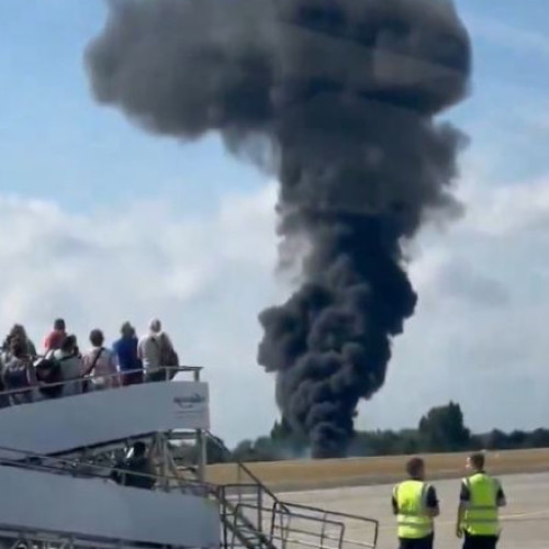 Un avion de mici dimensiuni s-a prăbușit pe aeroportul Southend din Londra