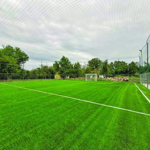 teren sintetic de minifotbal construit în comuna Spinus, un pas important pentru sportivi
