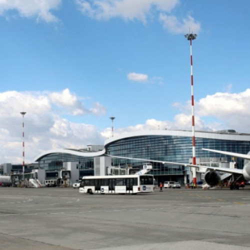 incident bizar pe aeroportul henri coandă: autobuzul a ieșit din aeroport și a întârziat zborul