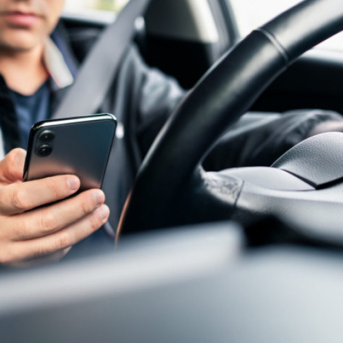 noi reguli pentru taximetriști și servicii de ridesharing