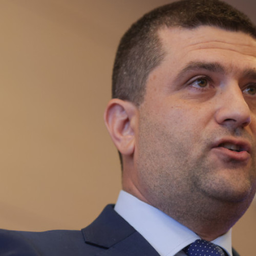 Incendiu la hala cu munitie a fabricii de arme Cugir. Radu Miruță așteaptă rezultatele anchetei