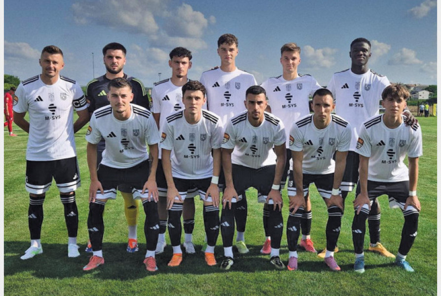 Lotus Baile Felix, o echipă formată în mare parte din jucători tineri și rezerve, a fost înfrântă categoric de CSM Olimpia Satu Mare în turul al doilea al Cupei României. Potrivit crisana.ro, partida, care s-a disputat cu o zi mai devreme la solicitarea echipei satmare, s-a încheiat cu scorul de 10-0 pentru oaspeți, la Sanmartin.