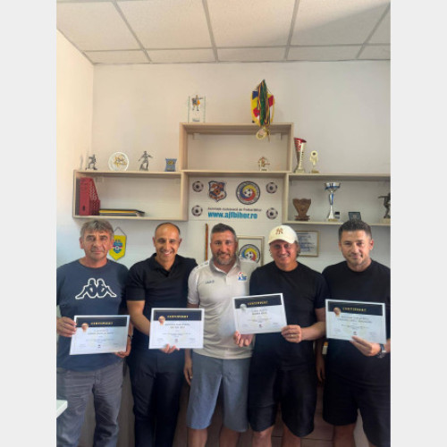 Evaluarea Academiilor din Fotbalul  Amator - Cinci cluburi bihorene, certificate de FRF