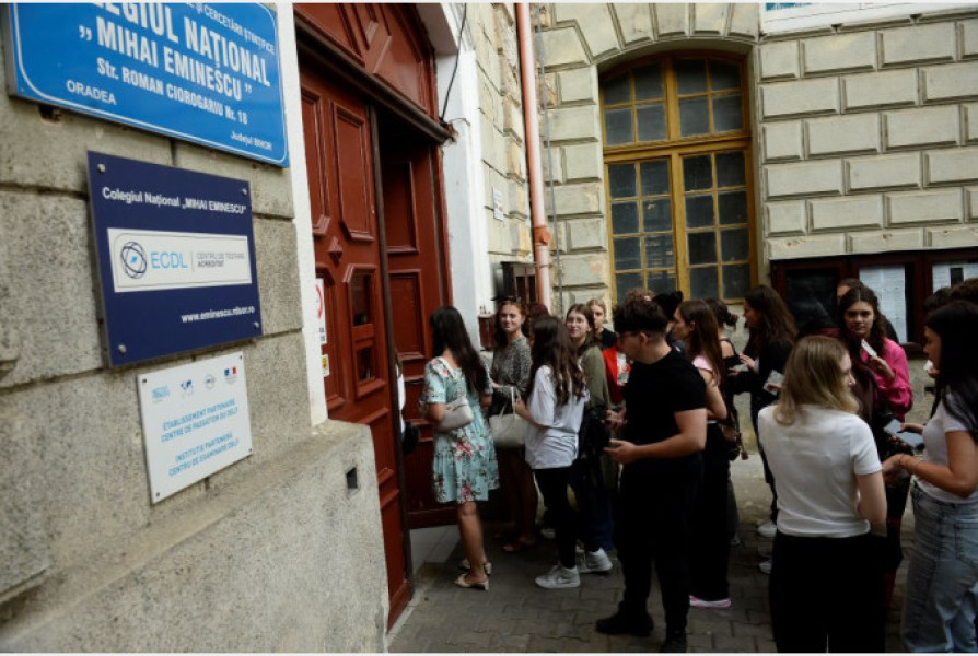 Peste 30.200 de candidați susțin cea de-a doua sesiune a bacalaureatului în România