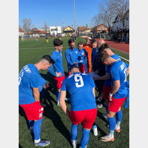 CSM Olimpia Satu Mare învingător în meciul împotriva FC Bihor, cu scorul de 2-1, în ciuda unui început echilibrat. Mijlocașul Oanea și-a asigurat victoria cu un gol plasat în vinclu după pauză.