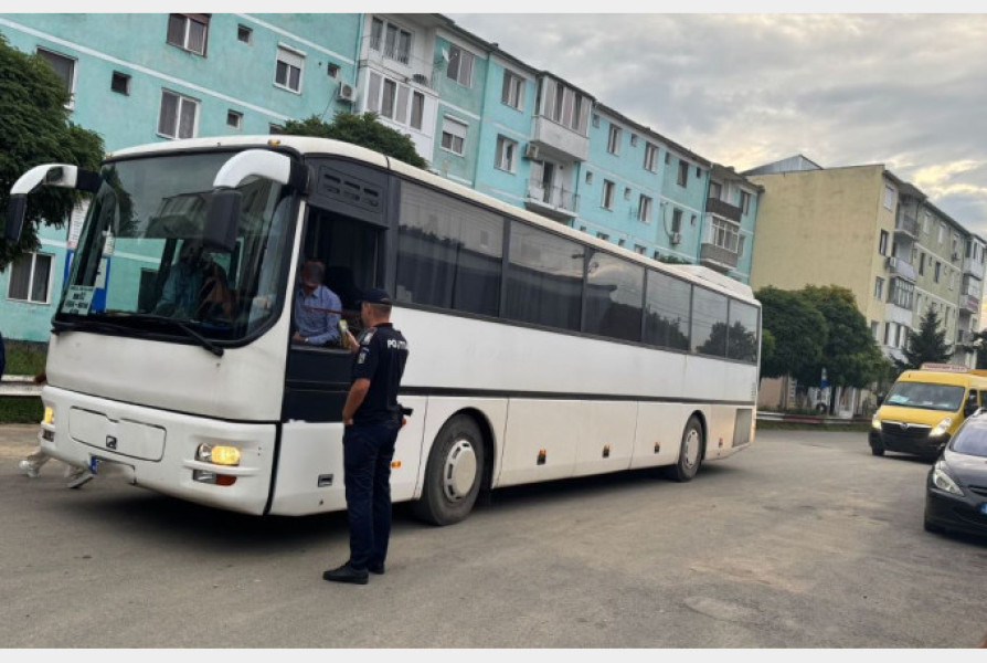 Polițiștii din Bihor verifică transportul elevilor la început de an școlar