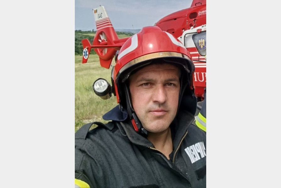 Doi pompieri din Beiuș au salvat un bărbat în stop cardio-respirator la un eveniment în Remetea
