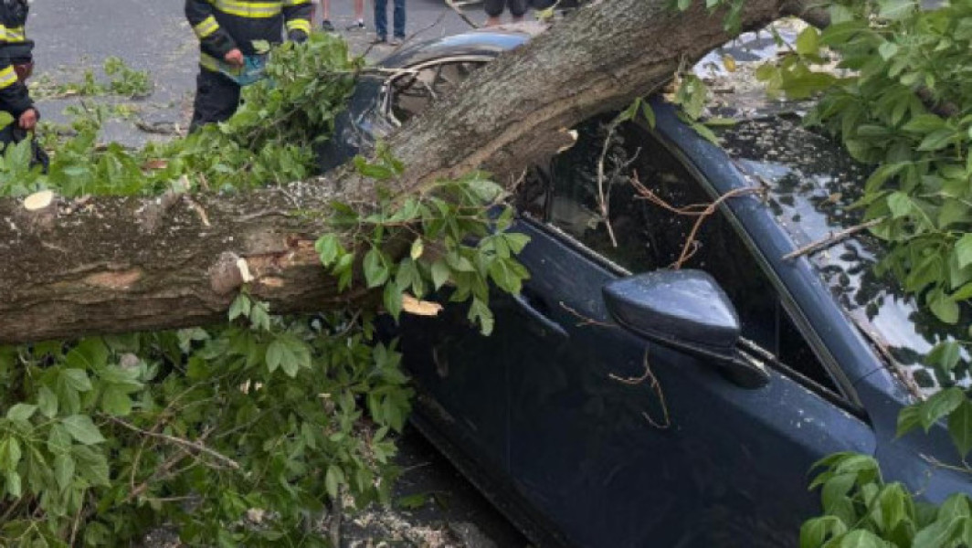 351 de intervenţii ale pompierilor după codul portocaliu în Bucureşti şi Ilfov
