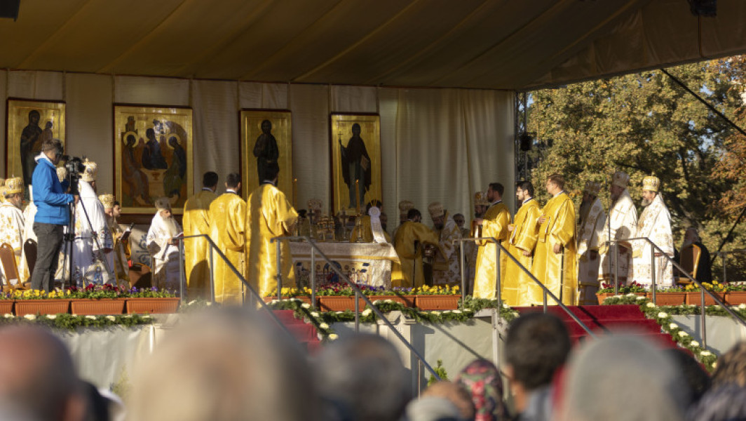 Pelerinajul de Sfânta Parascheva începe la Iași cu procesiune și moaște din Grecia