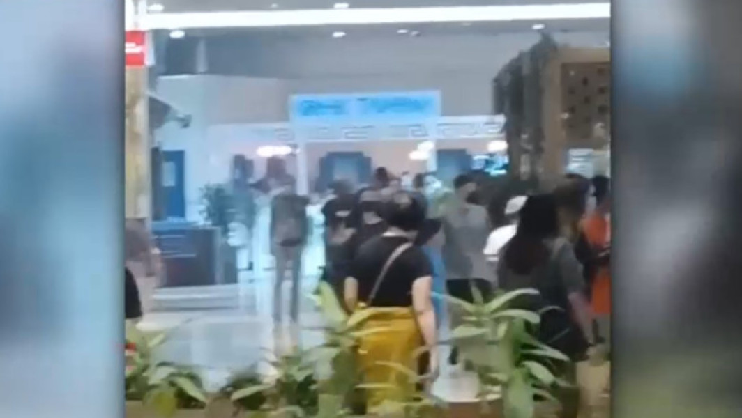 Două femei reținute după ce au furat haine și au agresat angajate în Sector 2