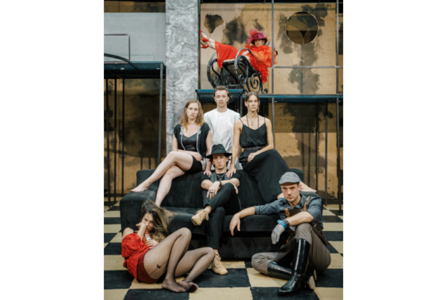 Teatrul Szigligeti prezintă spectacolul "Happiness Hunters" în cadrul FestiFall