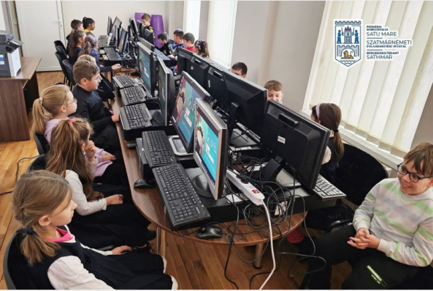 105 instituții din România primesc calculatoare recondiționate prin programul „Dăm Click pe România”