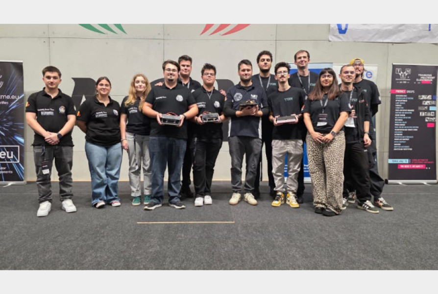 Echipa orădeană 4K1 câștigă locul I la Mega Sumo în RoboComp 2025, Polonia
