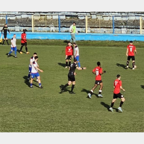 Echipa de fotbal Lotus Băile Felix a pierdut nefericit în derby-ul etapei 16 din Seria 10 a Ligii a III-a împotriva CSM Sighet, retrăgând-o momentan din playoff.