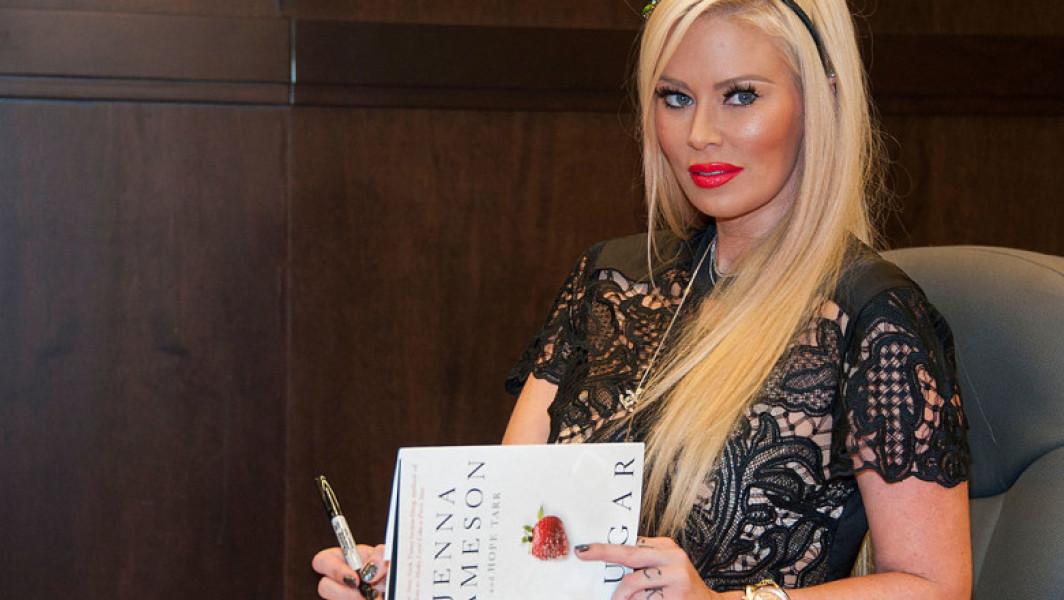 Starea de sănătate a fostei vedete de filme pentru adulți Jenna Jameson, diagnosticată cu o boală rară, se îmbunătățește!