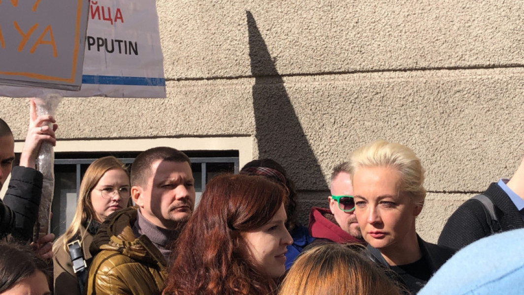 Iulia Navalnaia și-a exercitat dreptul de vot la ambasada Rusiei din Berlin. S-a alăturat manifestației împotriva lui Putin