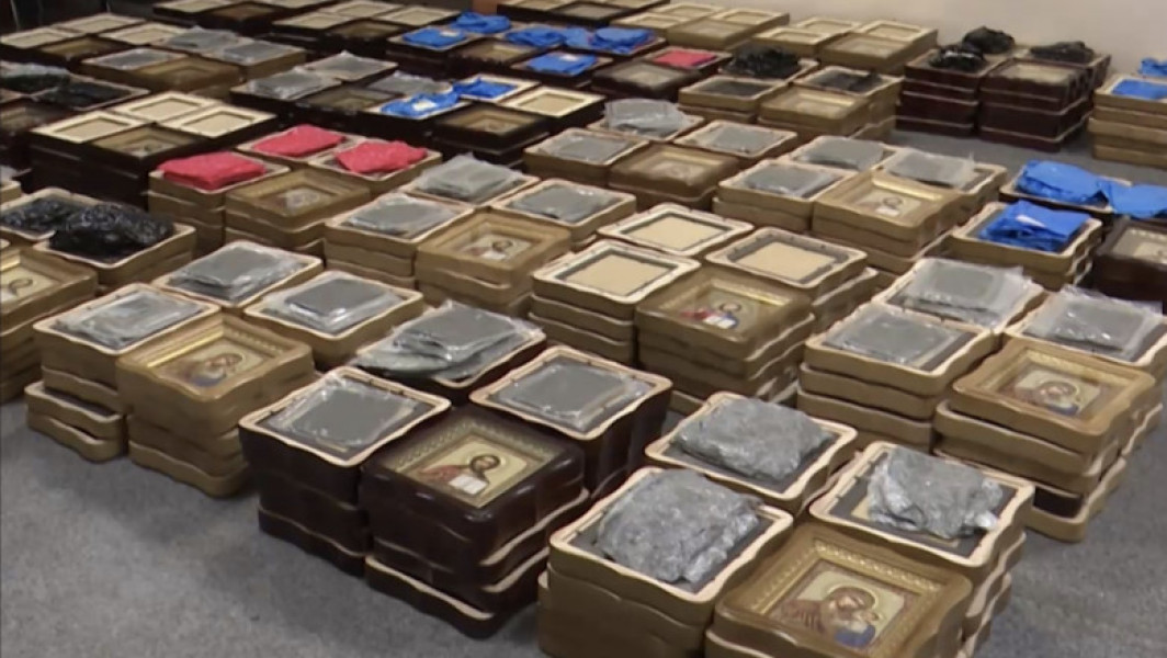 RSB confiscă icoane cu explozibili aduse din Ucraina prin România, potrivit serviciilor de securitate. 27 de dispozitive și 70 kg de explozibil au fost descoperite.
