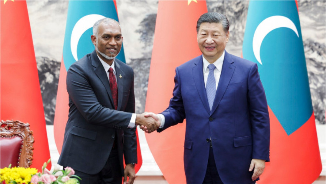 China achiziționează aliați: Maldive primește un milion de sticle de apă obținută din ghețarii de pe Tibet