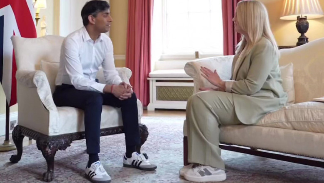 Premierul britanic Rishi Sunak și-a cerut scuze pentru că a purtat adidași Samba și spune: „Sunt un fan de mult timp”.