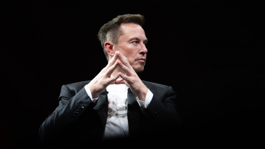 Elon Musk prezice că AI-ul suprauman va depăși inteligența omului anul viitor