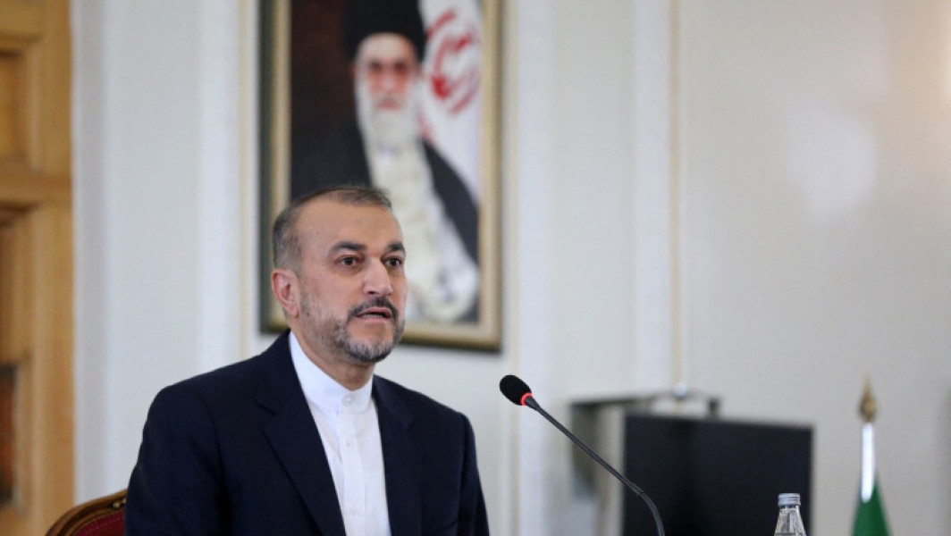 Iran informează SUA despre intenția sa de a ataca Israelul, iar Biden avertizează că se așteaptă la acțiune.
