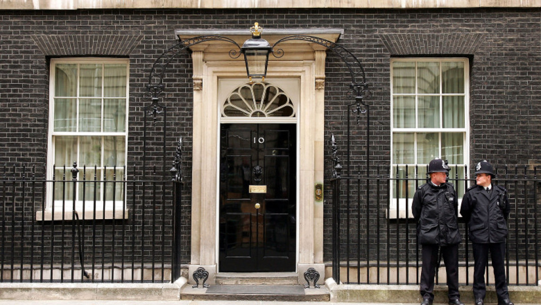 Premierul britanic dezvăluie infestarea cu purici la reşedinţa sa din Downing Street