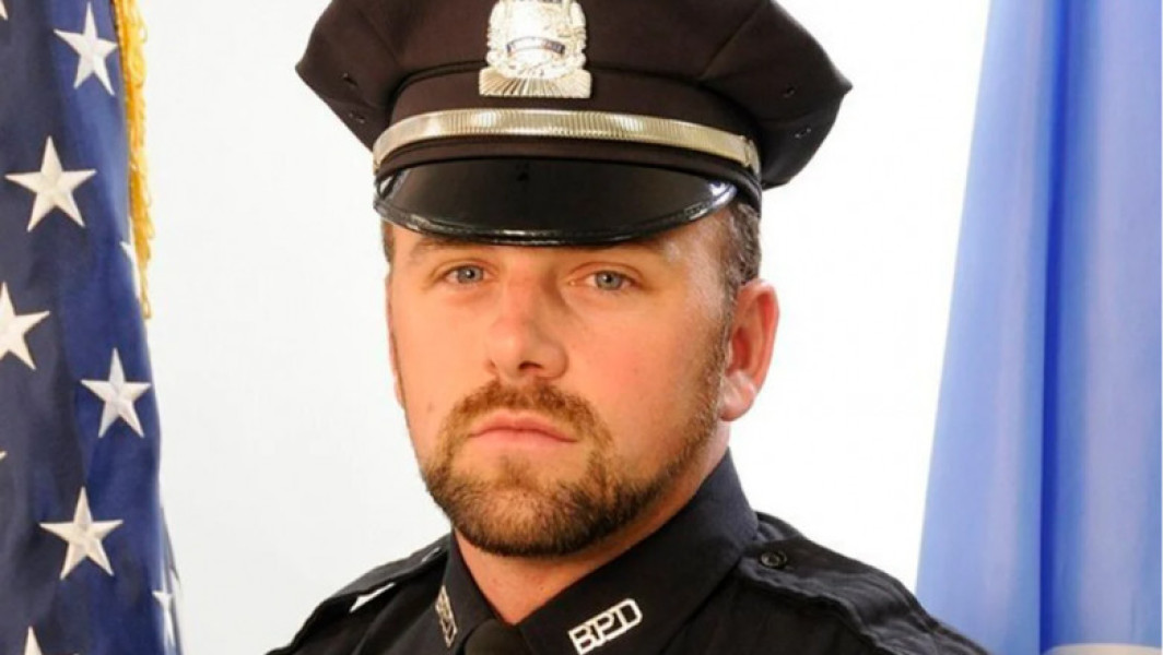 Crima bizară care a împărțit America în două. Cum a devenit moartea unui polițist din Boston o senzație națională
