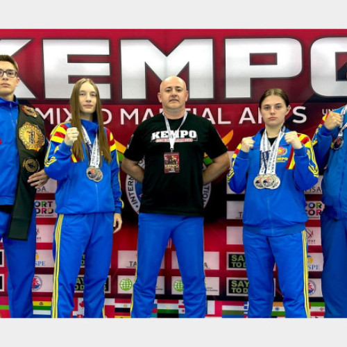 România câștigă titlul la Campionatul Mondial de Kempo - Sportivi de la Crișul Oradea au obținut două medalii de aur și șase de argint în Turcia