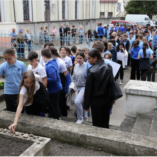 Marș în memoria evreilor trimiși în lagărele naziste, organizat de Muzeul Țării Crișurilor