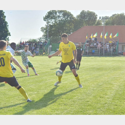 Derby la Oradea în play-off-ul Ligii a IV-a: Liderul campionatului se confruntă cu câştigătoarea Cupei