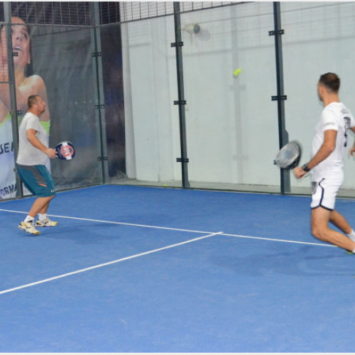 Circuitul &quot;Oradea Joacă Padel&quot; bifează sâmbătă cea de-a 6-a etapă